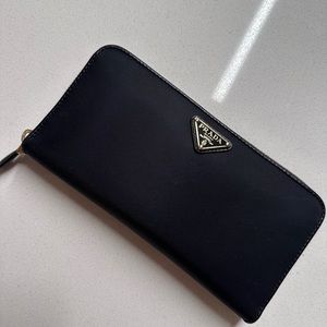Prada Logo Women’s Wallet